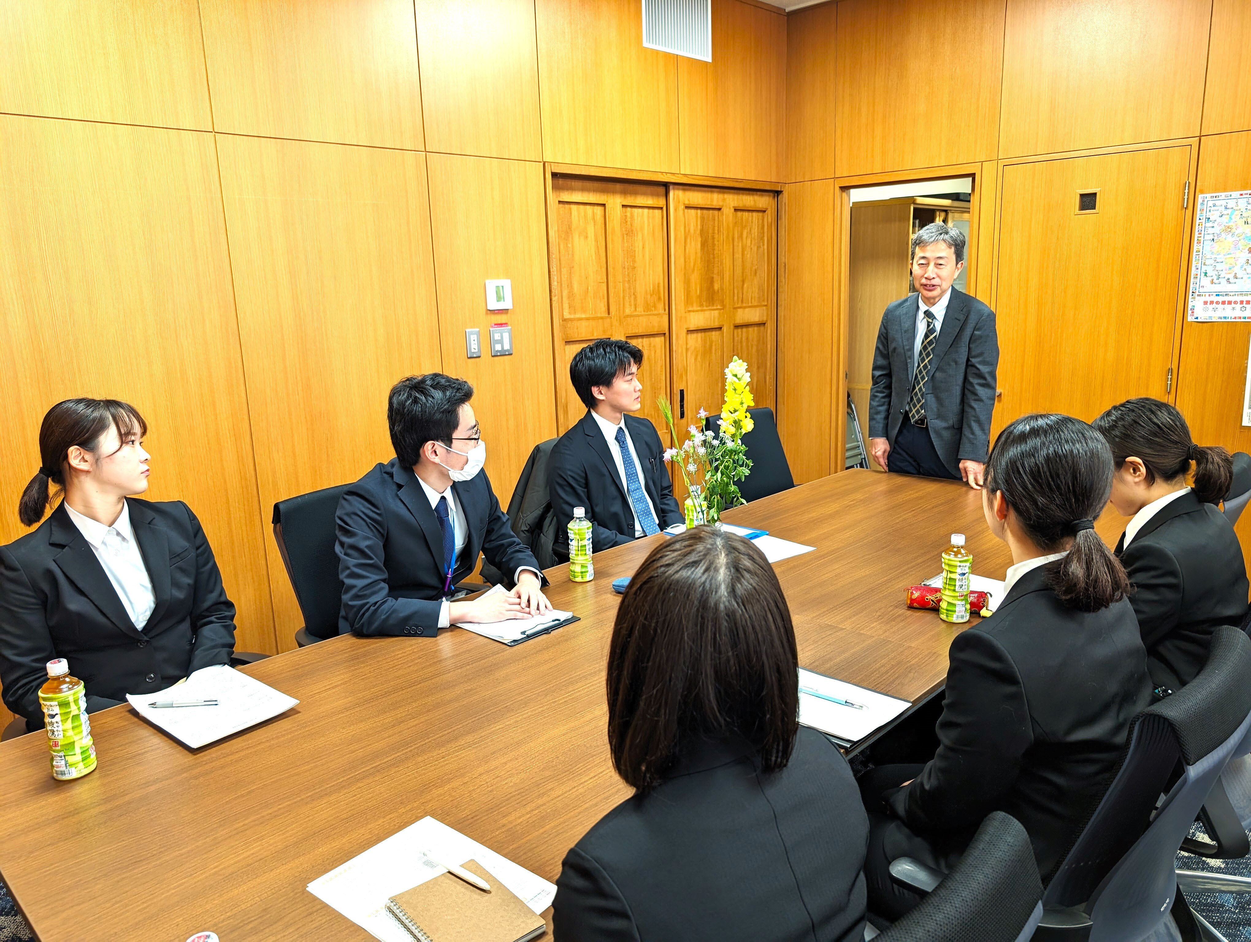 ゼミナール活動紹介　小学校訪問