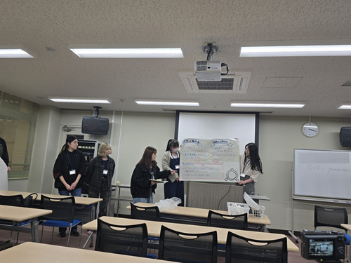 教育学科「オリエンテーションセミナー」 「こんな社会人になりたい！こんな先生になりたい！」