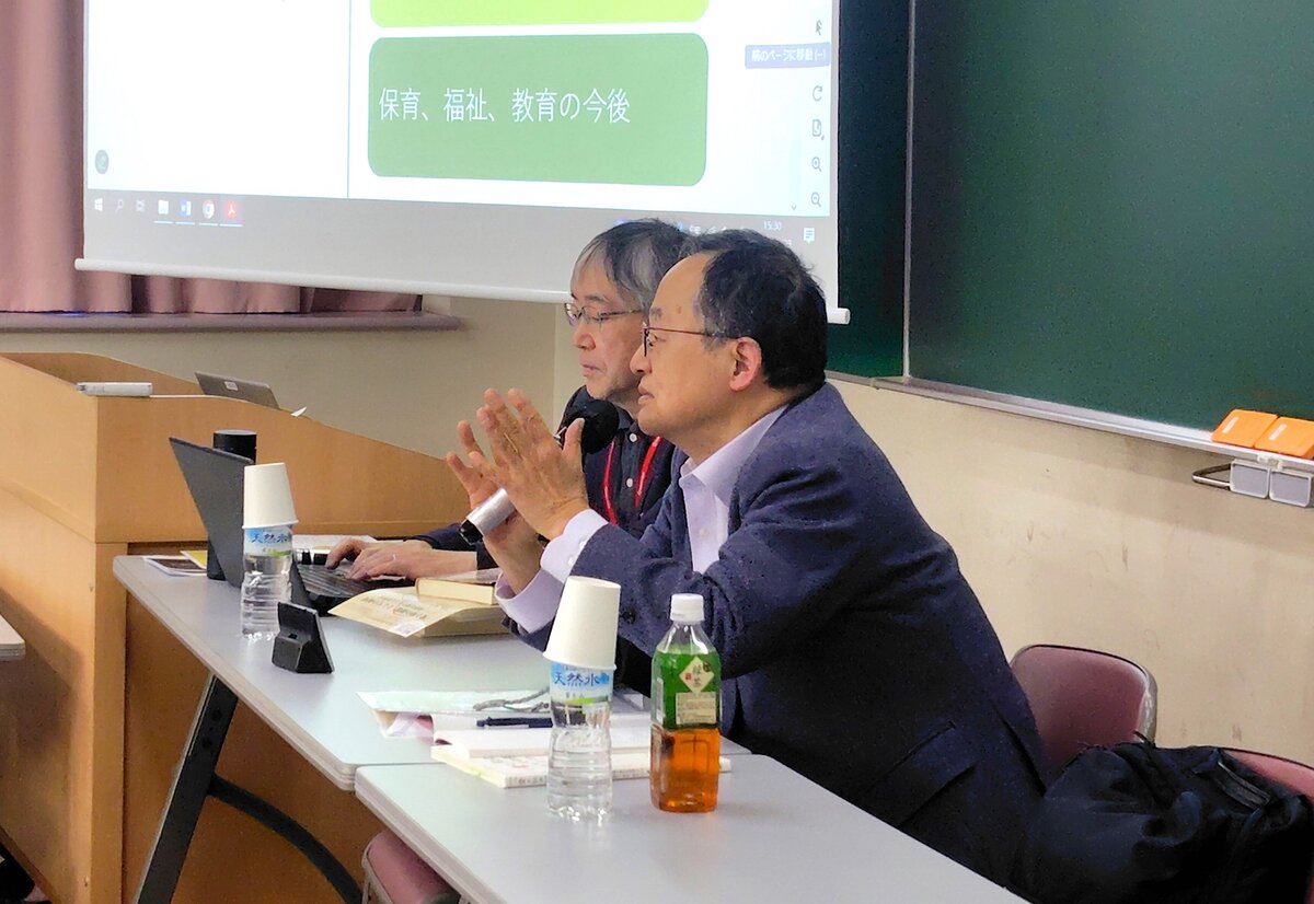 無藤名誉教授と小玉学長との特別対談を実施しました