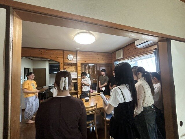 地域の「居場所」から学ぶ ― 保育ソーシャルワークⅡで「なみき牧場」を見学しました
